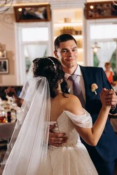 The first dance of the bride and groom a restaurant Stock Photos