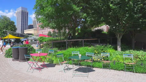 First Heat Wave hits in New York City on 2025 Vídeos de archivo 312084262