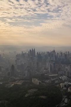 First light of dawn breaks over Kuala Lumpur Foto stock