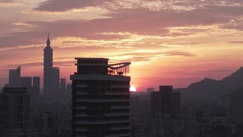 First Light Over Taipei 스톡 동영상 326427634
