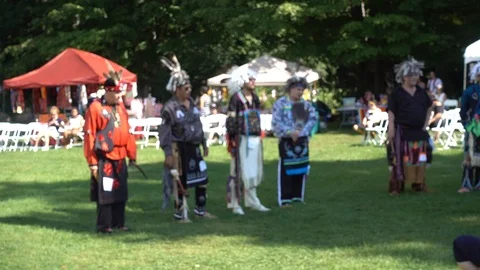First Nations Native Americans In Head Gear Slightly Blurred 動画素材 121583402