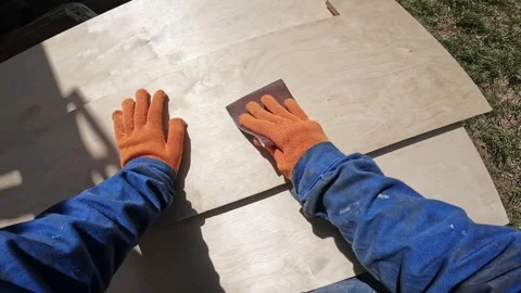 First person view of the process of sanding a wooden board Vídeos de archivo 335275111