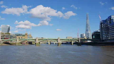First person view of sailing on the River Thames towards a historic bridge Stock Footage 319808143