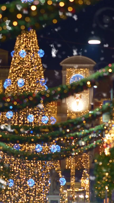 First snow falling for new year holidays. White snowflakes whirl and fall on the 스톡 동영상 274550324