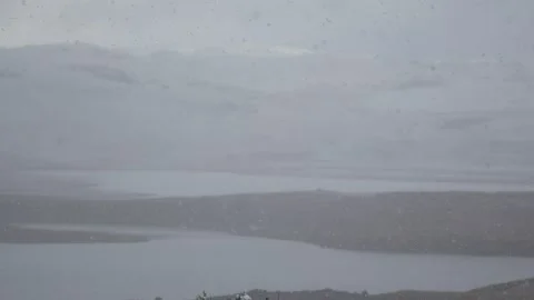 First Snowfall over Arctic Landscape in Kangerlussuaq, Greenland 库存影片 345636011
