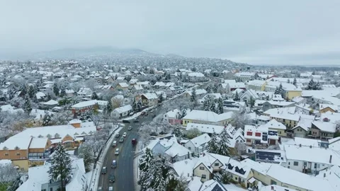 The first snowfall of the year causes traffic jams on the roads. Stock Footage 293736127