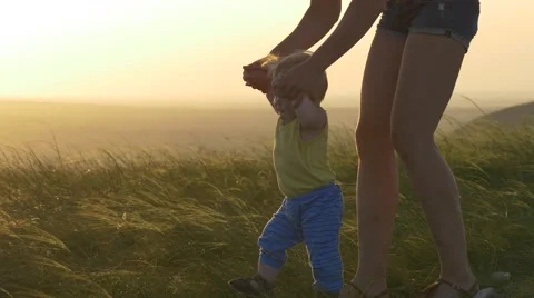 First steps of baby Stock Footage 64650168