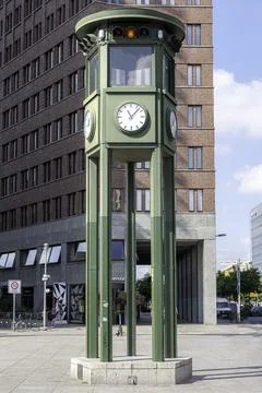 The first traffic light tower in Germany erected at Potsdamer Platz on 20 O.. Stock-Fotos