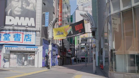 First weekend after emergency declaration of Tokyo  center street Shibuya Stock Footage 128166312