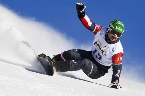 FIS Alpine Snowboard Parallel Giant Slalom race, in Scuol, Switzerland - 09 Jan  库存照片