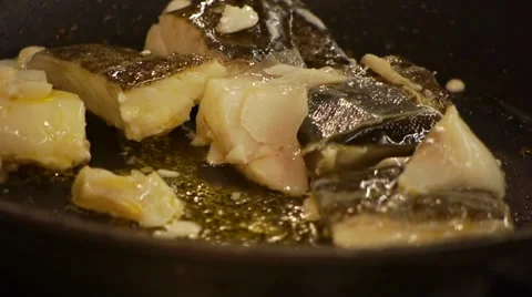 Fish Frying In Pan 스톡 동영상 61731532