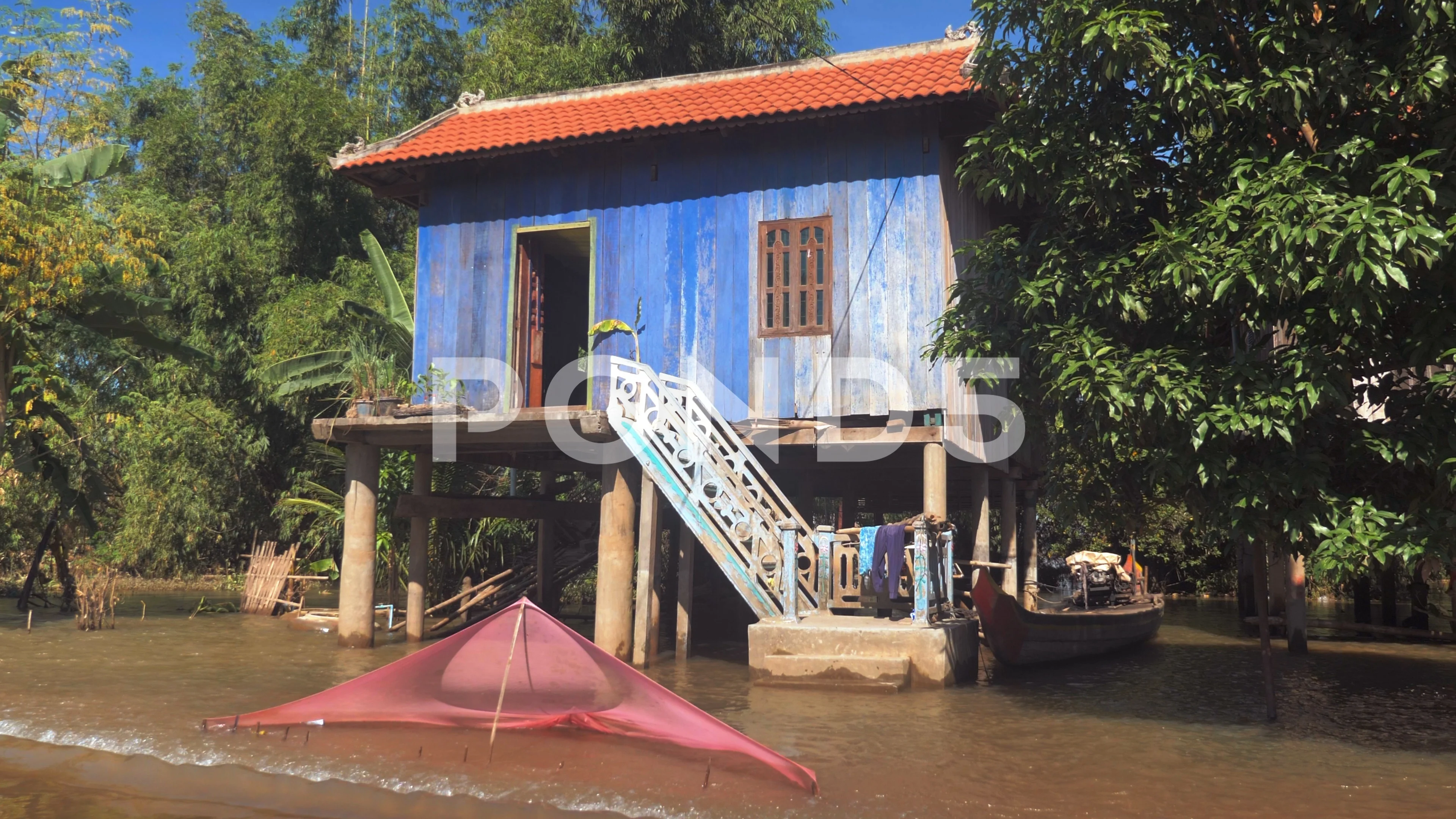 fishing net tree house