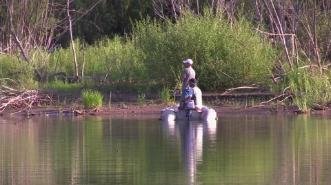 Fisharmens in a boat Video stock 41542963