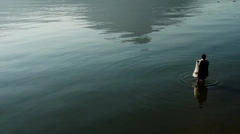 Fisherman casting his net Video stock 40381100