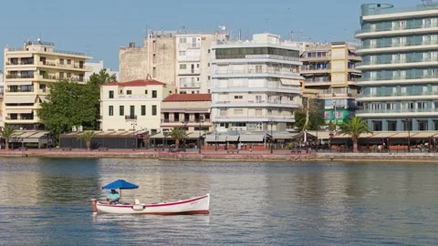 Fisherman Casting a Line on Chalkida Seafront, Evoikos Gulf – 13 May 2025 Stock-Footage 315281718