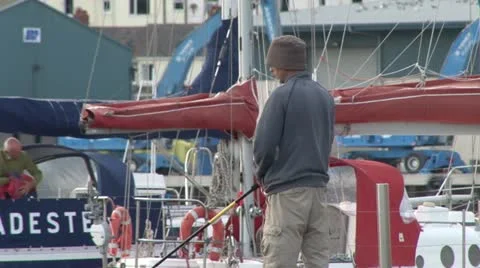 Fisherman in Harbour 库存影片 11054695