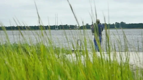 Fisherman in lake 스톡 동영상 42045982