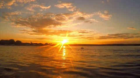Fisherman on the pond at sunset in summer 스톡 동영상 82371260