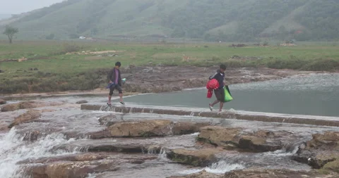 Fisherman Return from Sailing Boat On Rough Sea 库存影片 335632544