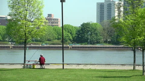 Fisherman taking a break Vidéo 24632279