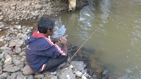 Fisherman. vietnam. river 스톡 동영상 101018271