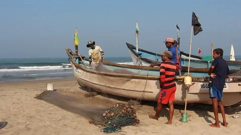 Fishermen on the Arambol beach. Stock Footage 124654436
