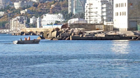 Fishermen in boats 動画素材 57300459
