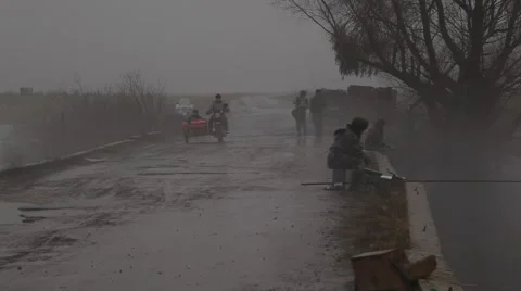 Fishermen on the bridge 動画素材 48897521