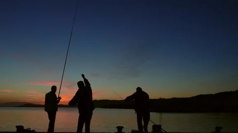 Fishermen during sunset sea Vidéo 62677863
