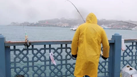 Fishermen on the Galata bridge. Stock Footage 149661599