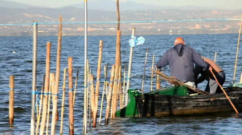 Fishermen at the lake 库存影片 861115