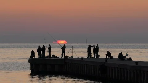 Fishermen on the pier Video stock 96679130