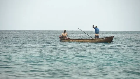 Fishermen in pirogue Stock Footage 87192474