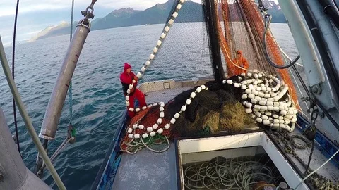 Fishermen pulling the fishing net 스톡 동영상 83179208