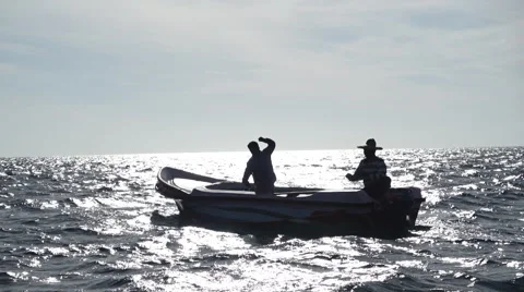 Fishermen pulling on rope Stock-Footage 53103289