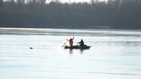 Fishermen put the net in the river. Stock-Footage 46614028