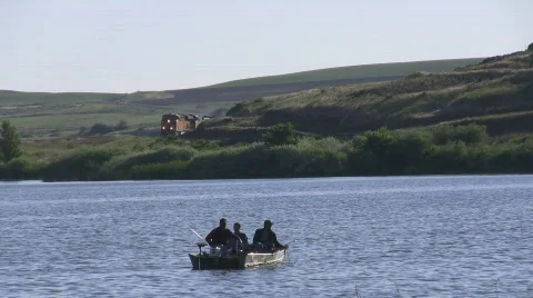 Fishermen with train Stock Footage 480340