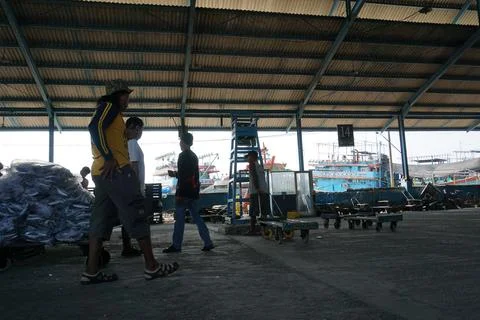 Fishermen's activities at the fish auction site (TPI) Stock Photos