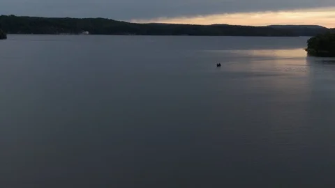 Fishing alone 2 Stockbeeldmateriaal 111481706