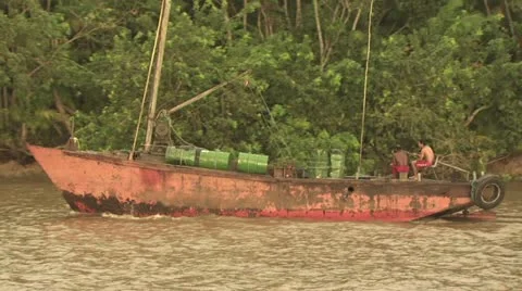 Fishing Boat On The Amazon River 스톡 동영상 19047152