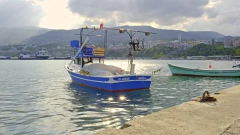 A fishing boat in Gerze, Sinop. Stock Footage 260813530