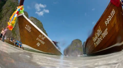 Fishing boat loop Stock Footage 21470973