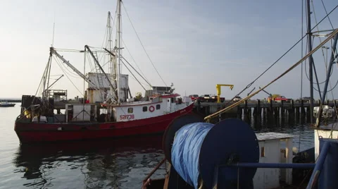 Fishing boat on a pier in Cape Cod Video stock 40669023