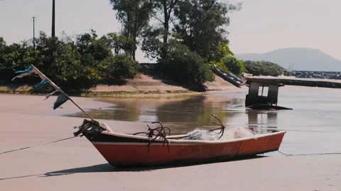 Fishing boat in the river 스톡 동영상 138068160