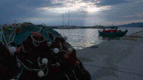 Fishing boats with nets are in the bay and ready to fish Vídeo Stock 89959080