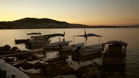 Fishing boats at sunset 動画素材 124869911