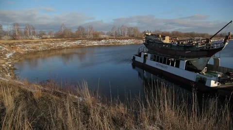 Fishing in a flooded quarry 動画素材 48894125