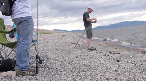 Fishing with a friend Vídeo Stock 40104008