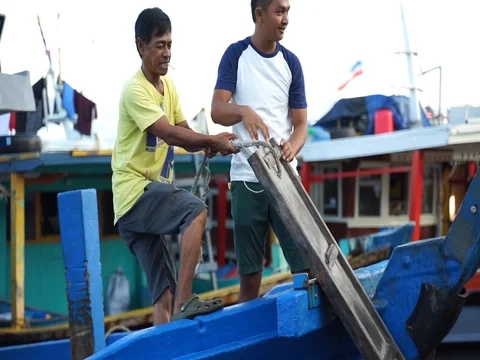 Fishing group Video stock 103917764