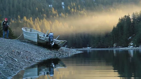 Fishing in the mountains 動画素材 51516159